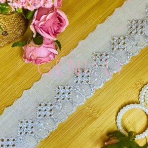 BORDADO LUREX PRATA/BRANCO 5,0CM 13,7M